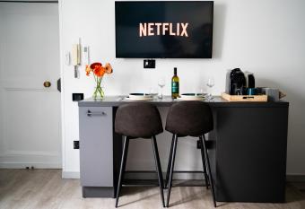 Five Apartments, In pieno Centro con Stazione a 4 minuti e Self Check-In has Balcony rooms