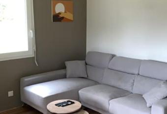 Appartement lumineux de 60m2 has Balcony rooms