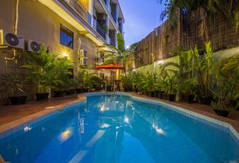 La Villa du Bonheur allows 18 year olds to book a room