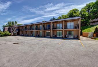 Owensoundinn has Balcony rooms