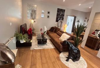 Appartement romantique avec Jacuzzi has Balcony rooms