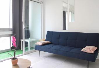 Bright studio near Paris has Balcony rooms
