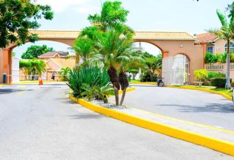 Cozy Elegance 3 Bedroom Estate has Balcony rooms