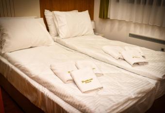 Zlatibor apartman has rooms with a private hot tub