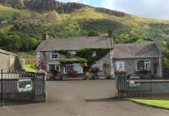 Tamlaught house allows 18 year olds to book a room