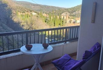 Studio Phannie allows 18 year olds to book a room