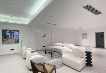 Stanford Garden has Smoking rooms