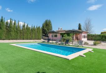 Ses Veles has Balcony rooms