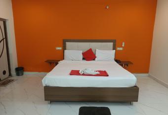 Happy Grand Hotel has Balcony rooms