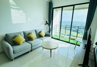 City View 2B1R cozy condo forest city has Balcony rooms