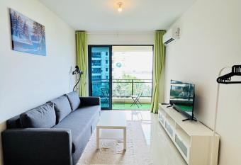 Sea view 2B1R condo forest city has Balcony rooms