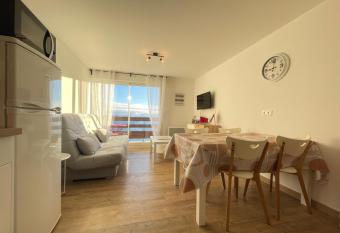 Le Grand Stemm has Balcony rooms