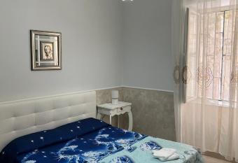 storico street, close to pompei and amalfi coast allows 18 year olds to book a room