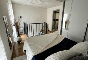 Duplex au coeur du Boulou has Balcony rooms