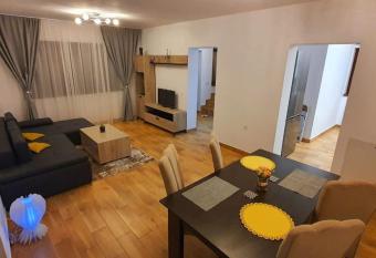 MountainView Home has Balcony rooms