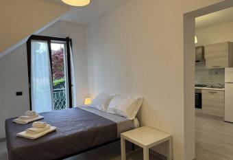 Comfort Room 2 Dogana Svizzera allows 18 year olds to book a room