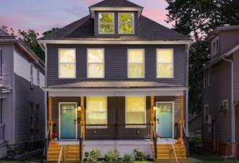 25 2 homes side by side downtown with fenced yard and hot tub has Balcony rooms