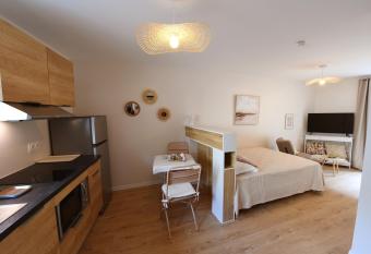 Ange - 2 pers-wifi-confort-terrasse- calme allows 18 year olds to book a room