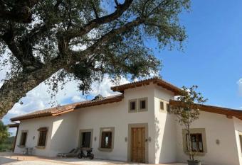 Finca Valdelaseras has Balcony rooms