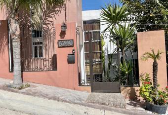 Chapultepec California, en el coraz  n de Tijuana has Balcony rooms