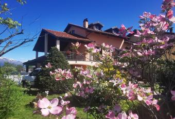 Orto del pettirosso has Balcony rooms