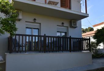 NIKI  S HOUSE has Balcony rooms