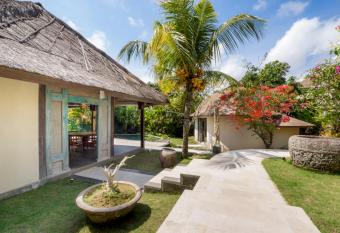 Villa Lalita has Balcony rooms
