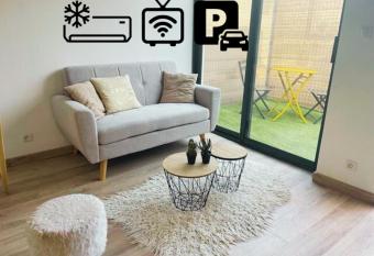 Studio cosy avec mezzanine has Balcony rooms