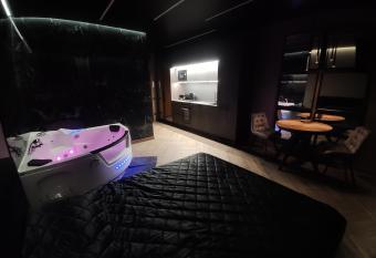 Premium Bubble Jacuzzi Apartment has rooms with a private hot tub