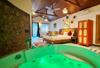 New Common Home has Balcony rooms