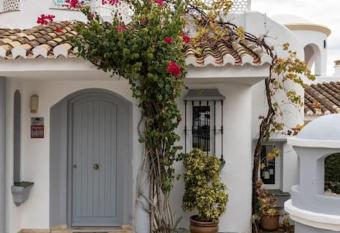 Villa Bora Bora has Balcony rooms