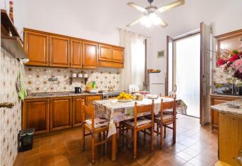 Il Pino dell   Etna has Balcony rooms