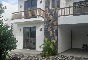 VILLA TROU AUX BICHES has Balcony rooms