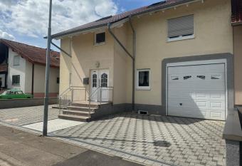 Sunshine FeWo has Balcony rooms