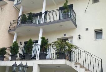 Oriental House has Balcony rooms