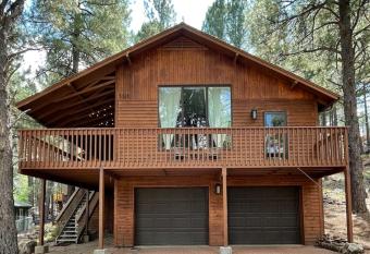 Ponderosa Moon has Balcony rooms