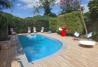 Garden View on Hone Heke Kerikeri allows 18 year olds to book a room