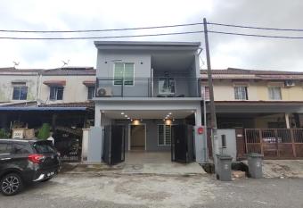 232 Permai Duyung Family Gathering has Balcony rooms