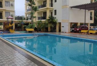 Apartment 3 Patnem-Palolem Beach Park allows 18 year olds to book a room