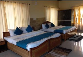 Manish Home Stay has Smoking/Balcony rooms