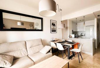 Beach Apartment 2Bed Small Oasis has Balcony rooms