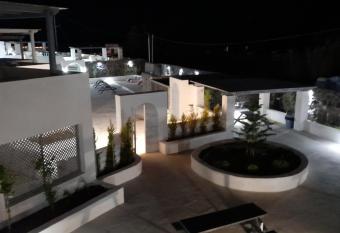 Atlantis - by S paradise - outdoor jacuzzi & unique seaview has rooms with a private hot tub