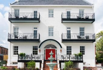 The Harvey has Balcony rooms