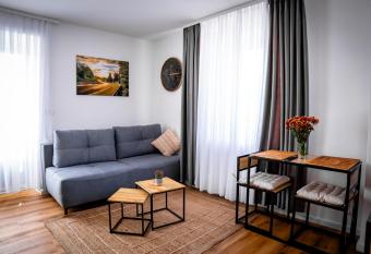 Renngl  ck Apartments has Balcony rooms