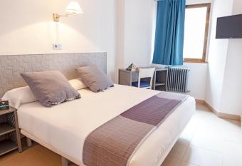 Hotel Alda Centro Palencia allows 18 year olds to book a room
