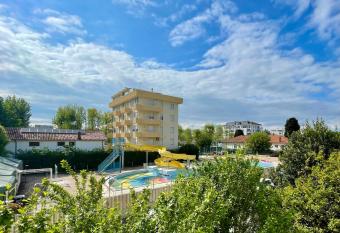 Appartamento a Misano Adriatico a 50 metri dal mare has Balcony rooms