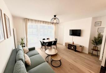 Appartement neuf et spacieux has Balcony rooms