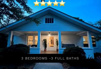 Casa Blanca-Walk to Main Street! has Balcony rooms