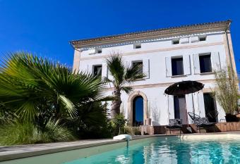 La Villa Tonga - Chambres d h  tes    Fronsac allows 18 year olds to book a room