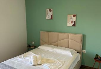 Stormi s Apartament has Balcony rooms